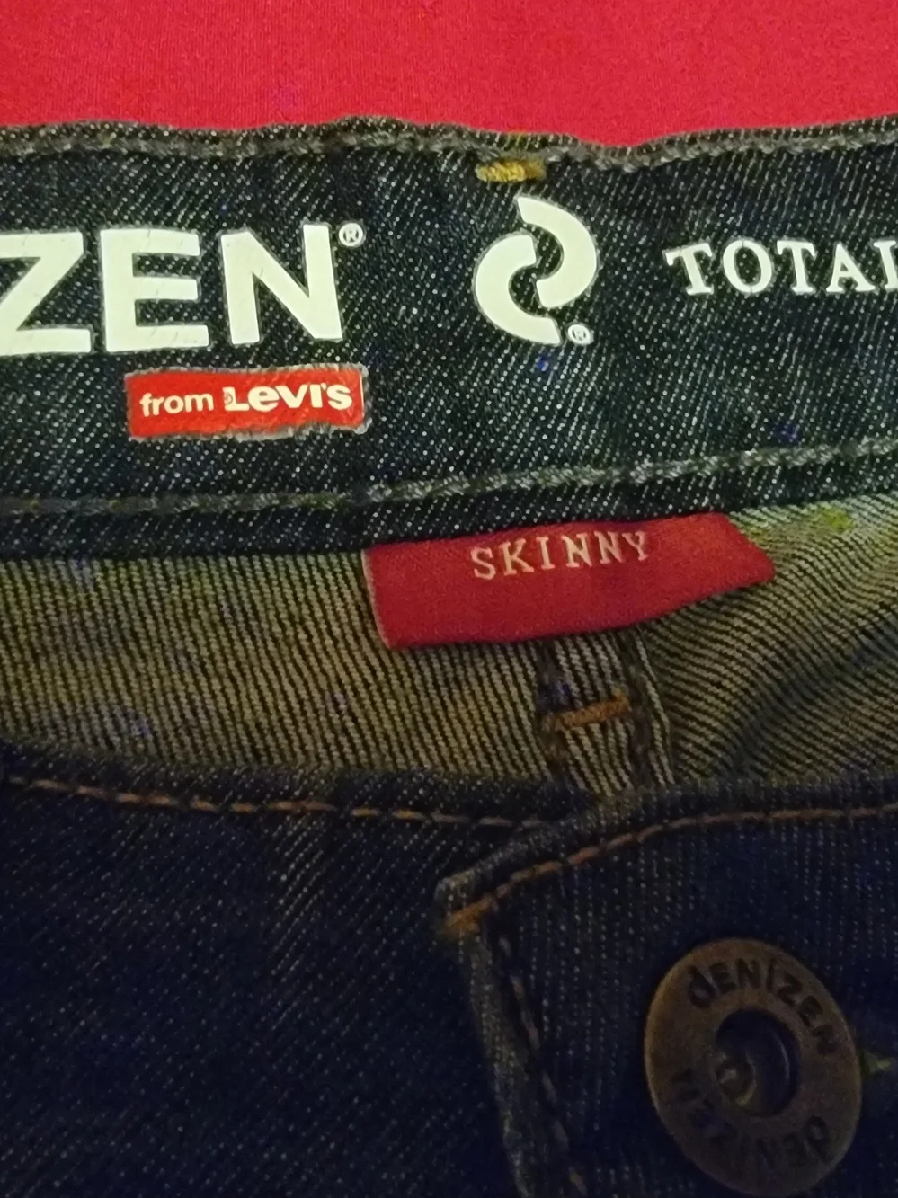 Denizen from Levi's Dark Blue Straight Leg Jeans with Embroidered Back Pocket